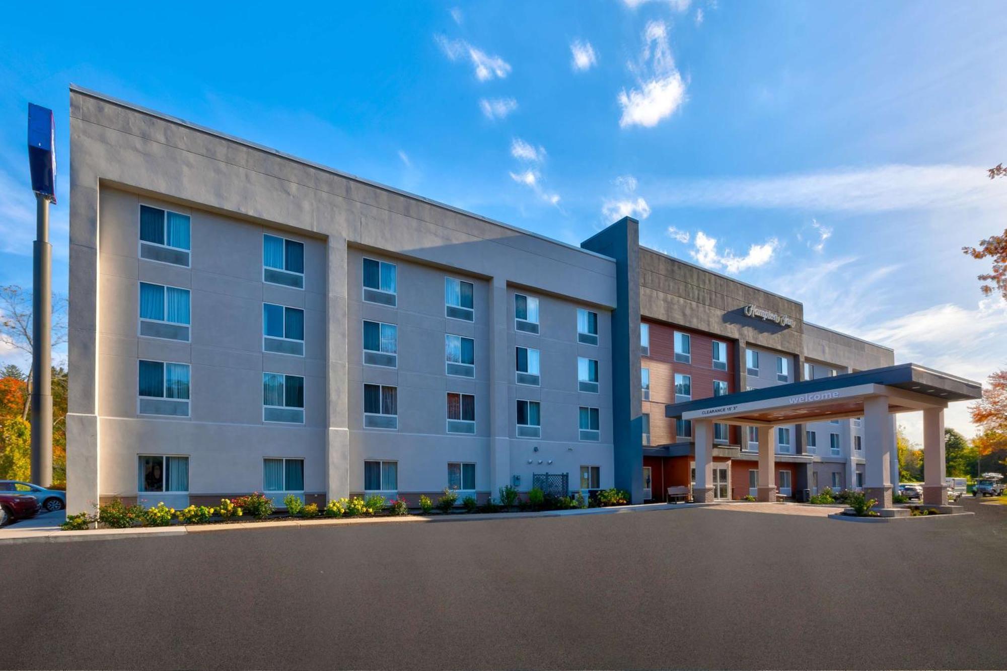 Hampton Inn Waterbury Exterior foto